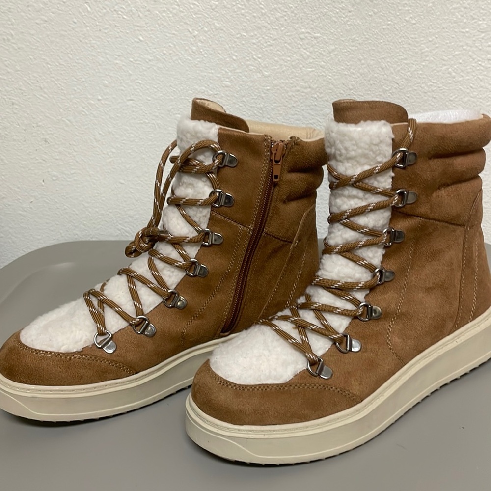 Brown boots NWOT